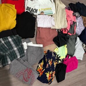 Women’s small clothing lot